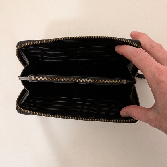 Authentic Limited Edition Coach Rexy Leather Zip Wallet - Picture 4 of 4